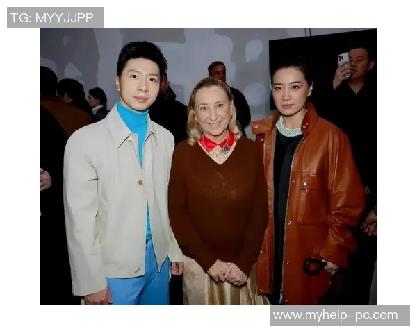 亚洲明星与足球明星同框合影展现跨界魅力与友谊的精彩瞬间